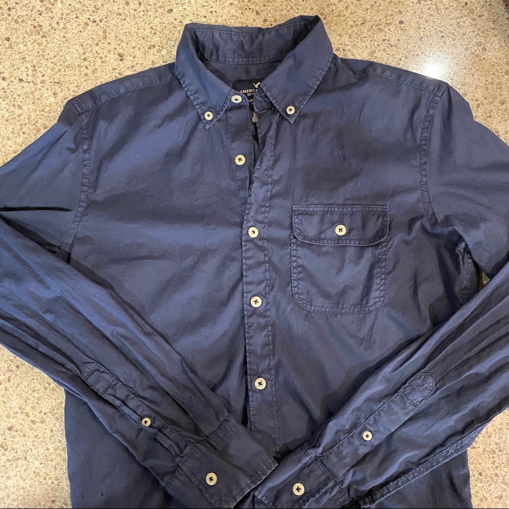 🐢American Eagle  navy blue button down XS